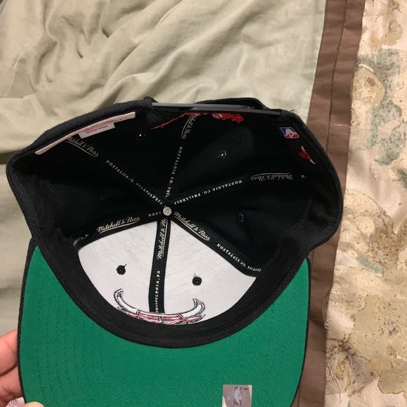 Chicago bulls Mitchell and ness hat - Picture 5 of 5